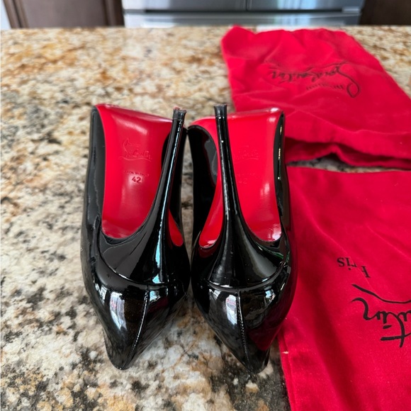CHRISTIAN LOUBOUTIN
Pigalle patent leather heels
42 EU
Very good condition - Picture 4 of 10